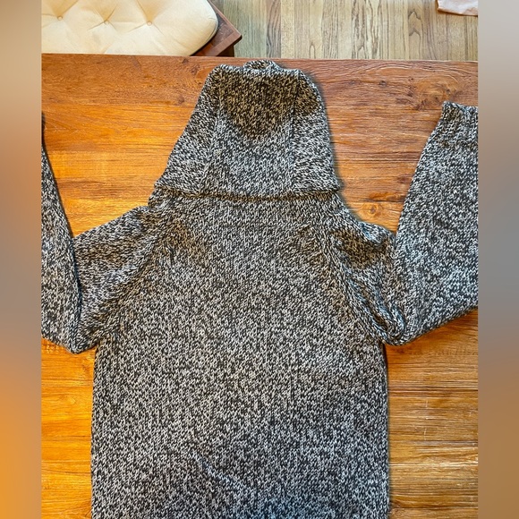 Wool Toggle Hoody, made with Donegal Yarns. Medium, NWOT - Picture 10 of 11